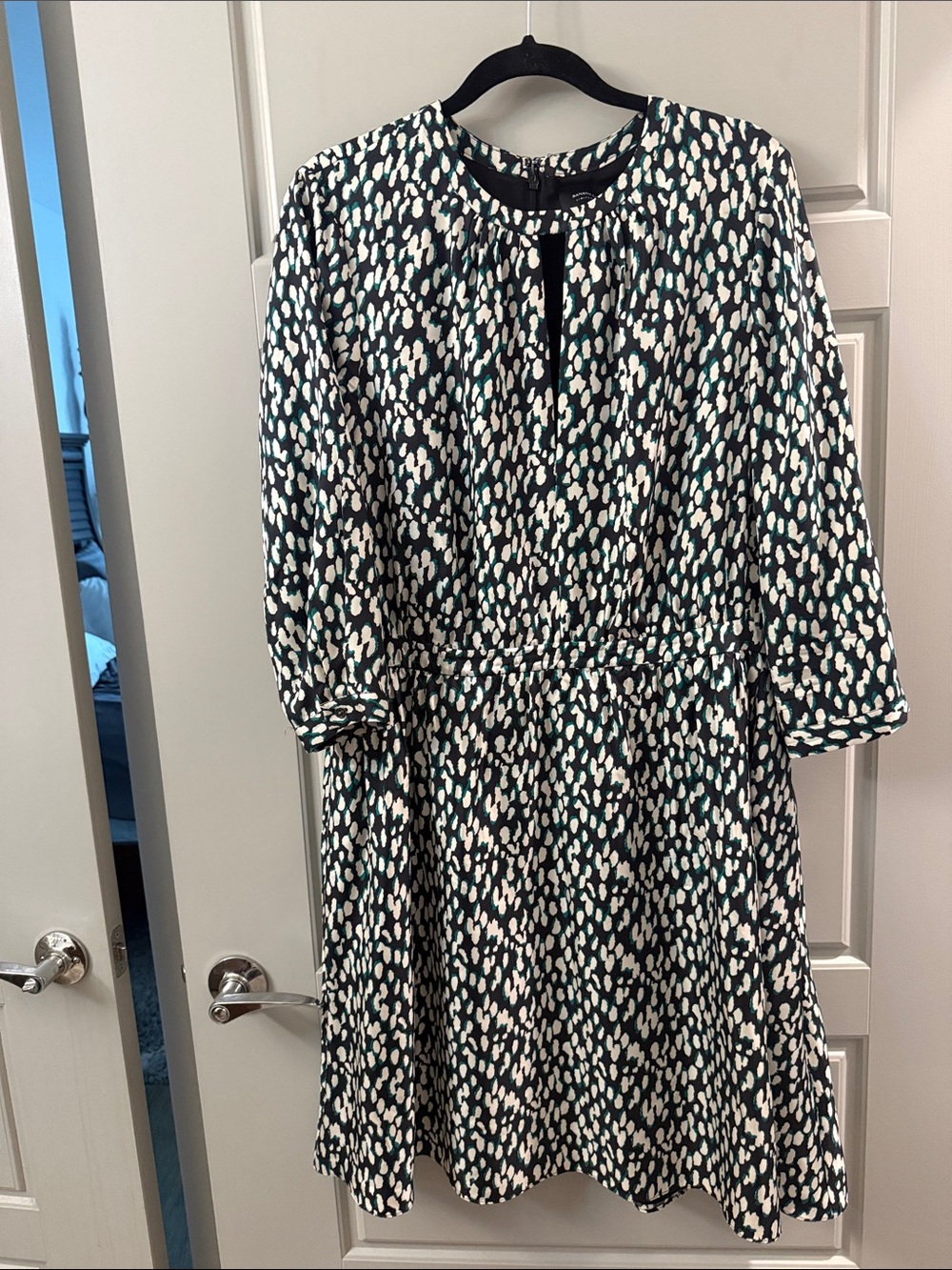 Banana Republic Key Hole Neck Midi Dress